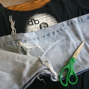 Too small t-shirt + old ripped jeans = simple 30 minute refashion #DIY www.picklesINK.com